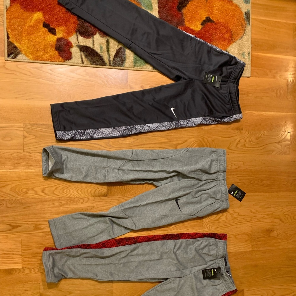 NWT Nike boys sweatpants size large